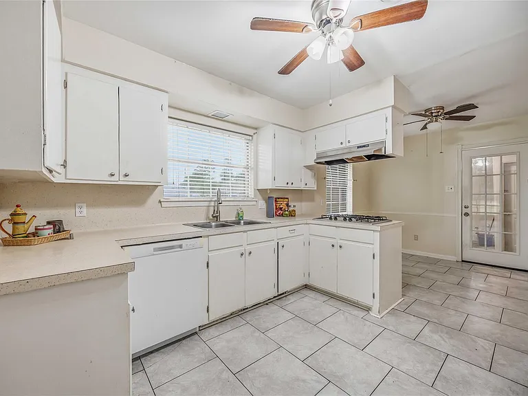 435 Rolling Wood Rd — Photo 11