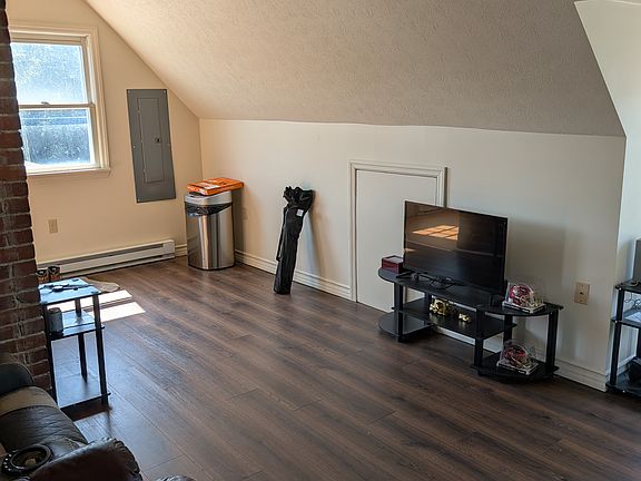 3rd image of 524 Pike St #3