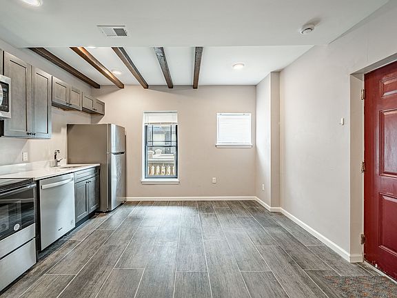 3rd image of 235 E Market St #5