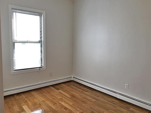 2nd image of 1108 Cambridge St
