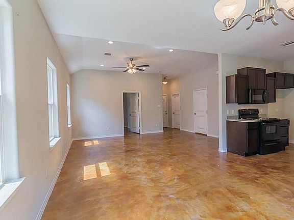 4th image of 15788 Beechnut Dr