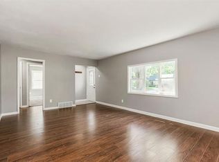 7517 Rainbow Dr, Prairie Village, KS 66208