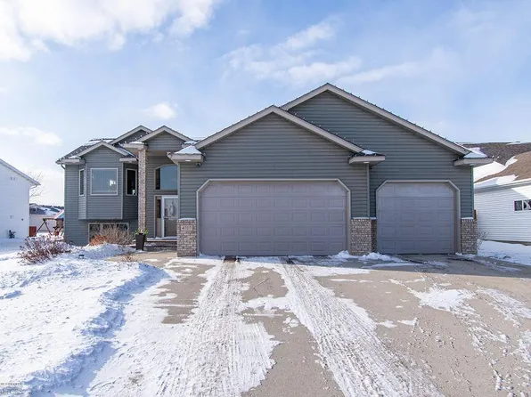4717 43rd St S, Fargo, ND 58104