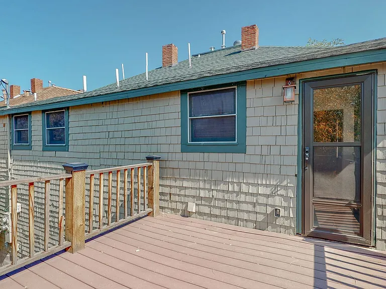 421 High St SE — Photo 31