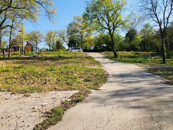 140-142 2nd Street, Hollister, MO 65672