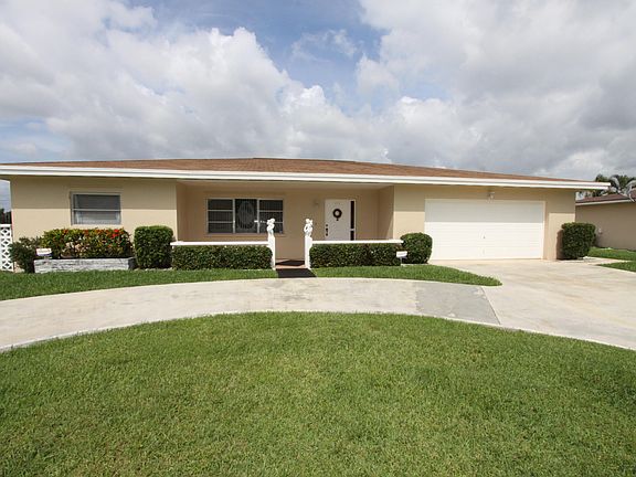 2nd image of 212 SE Camino Street