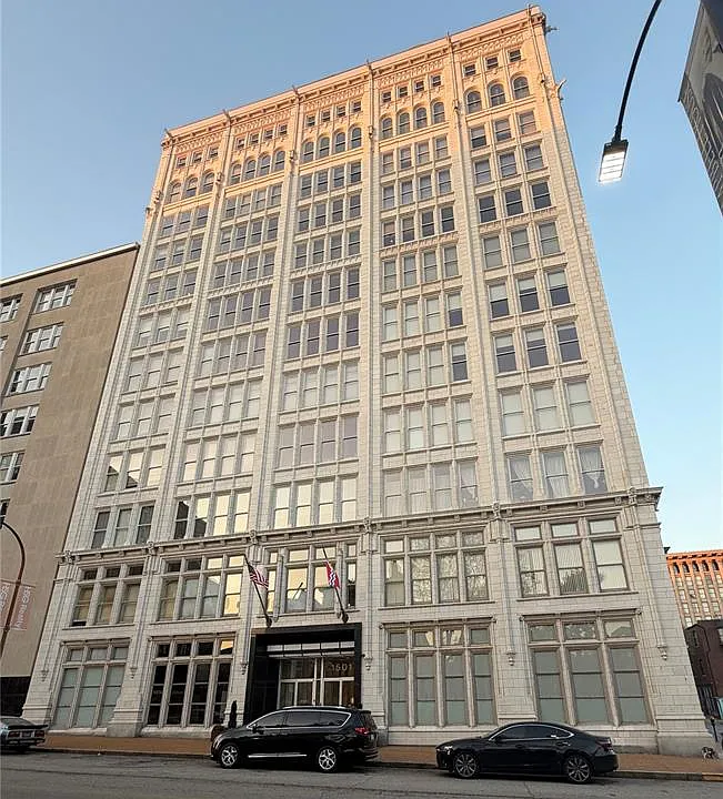 1501 Locust #503