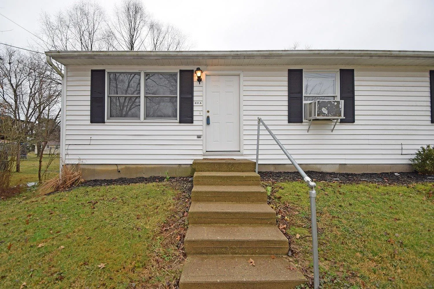 831 Fayebanks Ln photo 1