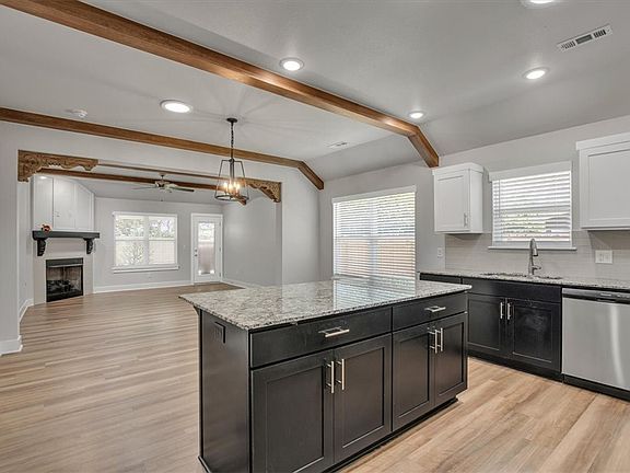 4th image of 209 Pennington Ave