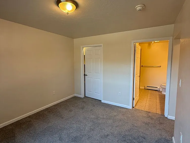 52 Commons Cir — Photo 5