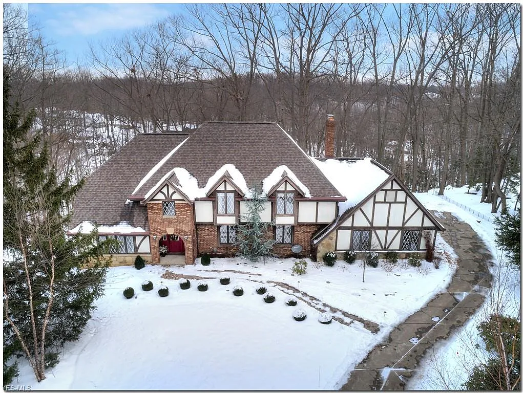 7281 Pinehill Rd photo 1