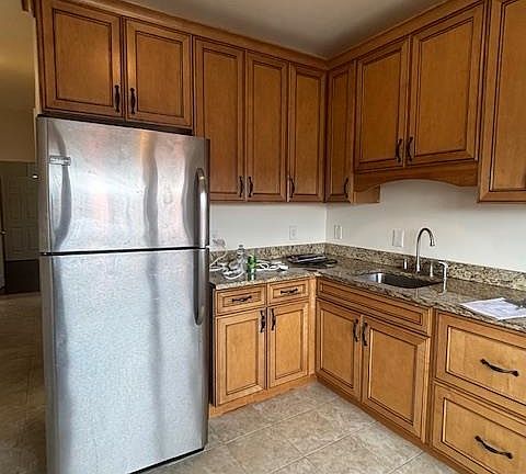 2nd image of 726 Garfield Ave