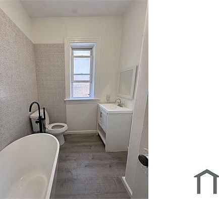 4th image of 2906 Victor St #2F