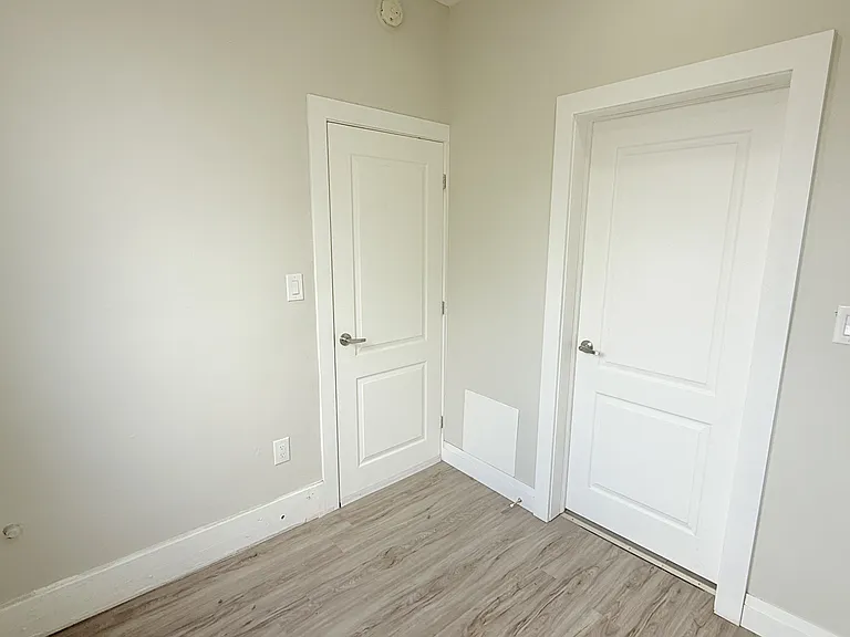 1495 Gladstone Ave #302 — Photo 13