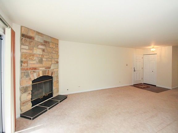 4th image of 36 Country Club Dr APT A