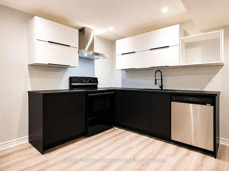 75 Rockwood Cres #BASEMENT — Photo 8