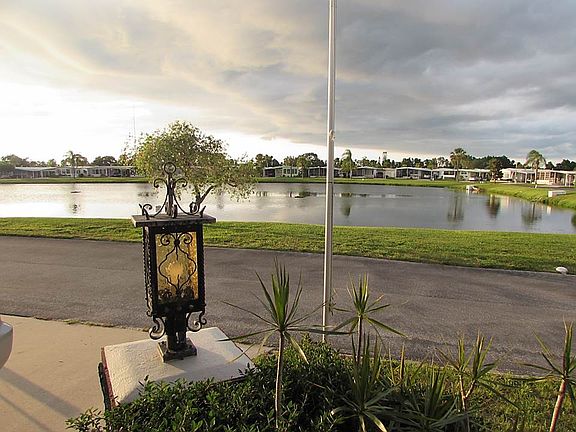 5th image of 364 Spanish Lakes Dr