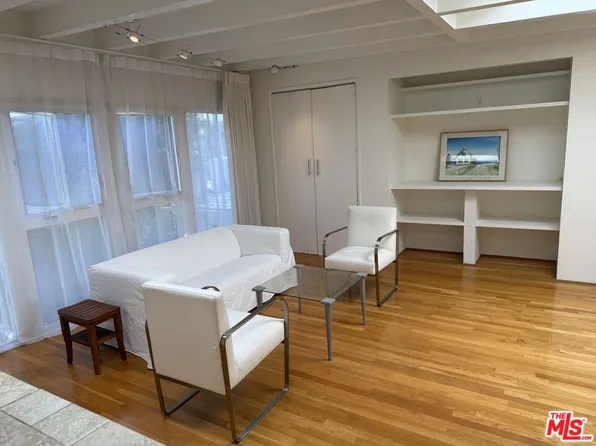 516 1/4 N San Vicente Blvd, West Hollywood, CA 90048