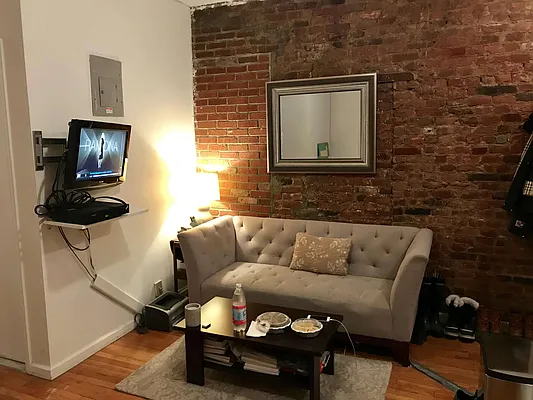 Rented by The Ave Agency, LLC | media 36