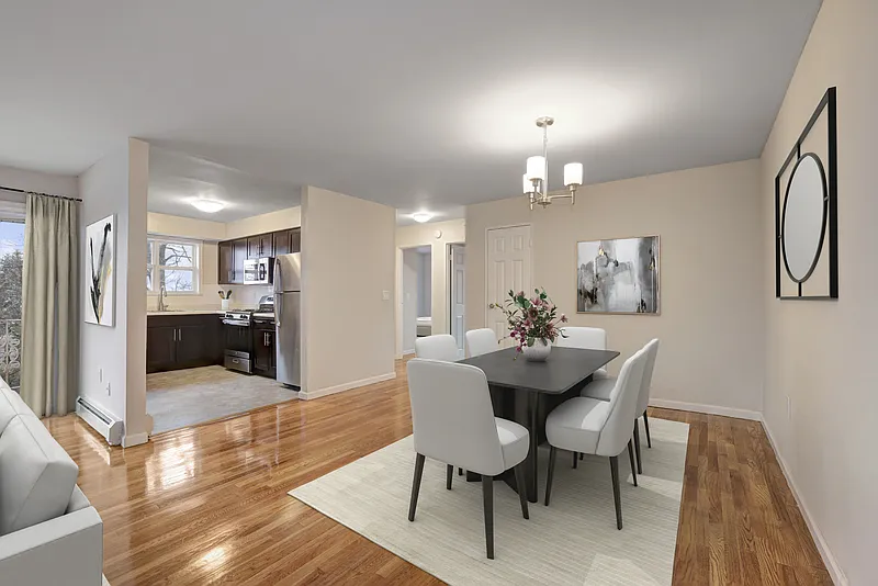 Westmount Village — Photo 4