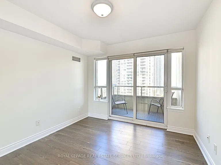 350 Princess Royal Dr #1705 — Photo 18