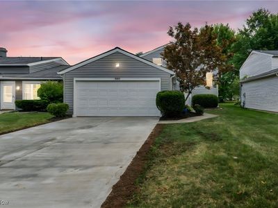 8883 Holly Ln #32, Olmsted Falls, OH, 44138