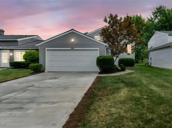 8883 Holly Ln #32, Olmsted Falls, OH 44138