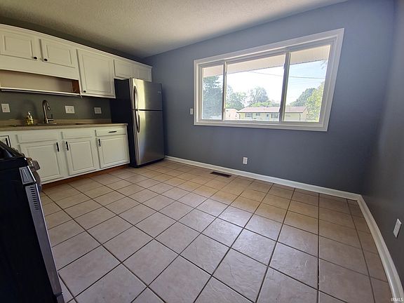 5th image of 705 Tomahawk Blvd