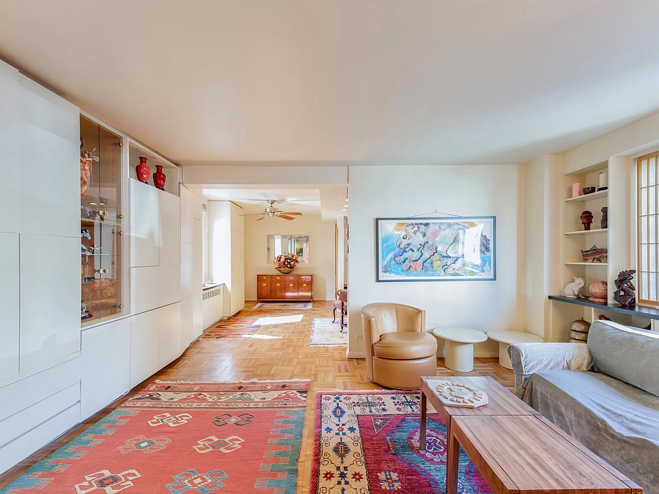 1st image of 105 W 13th St APT 9G