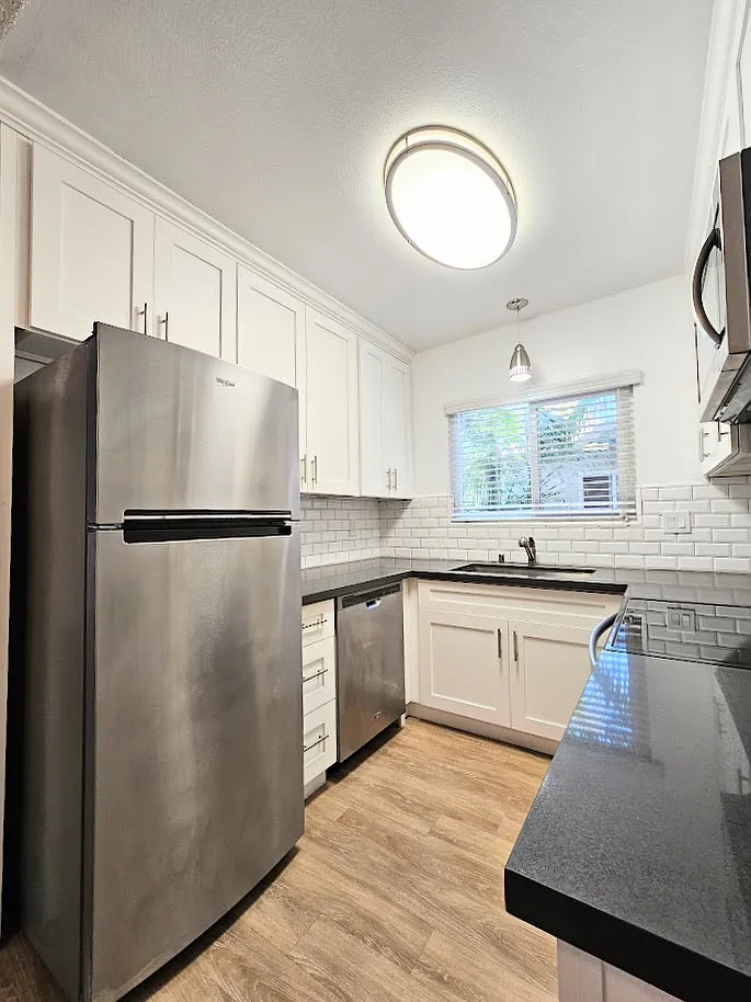 2 bed, 848 sqft, $2,550 — Photo 3