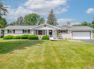 2195 Briar Ln, Burton, MI 48509