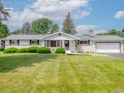 2195 Briar Ln, Burton, MI, 48509