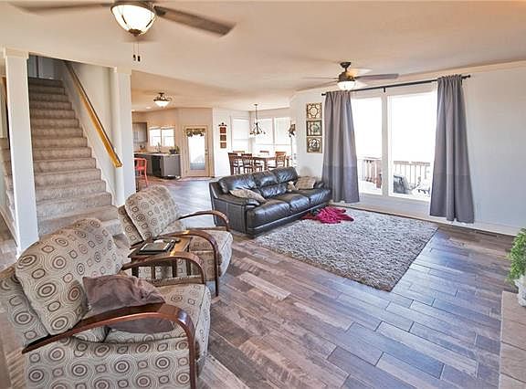 4th image of 32360 Keystone Dr