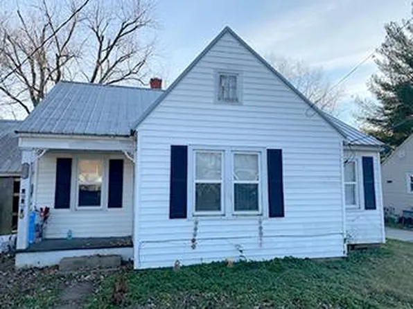 308 W Curry St, Fairfield, IL 62837