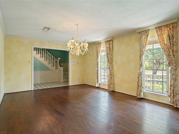 3rd image of 1005 Esther Blvd