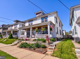 31 W Lincoln Ave, Lititz, PA 17543