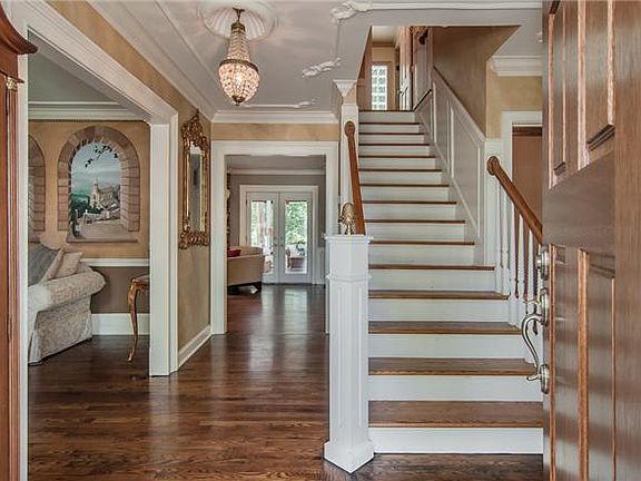 2nd image of 173 Riverwood Dr