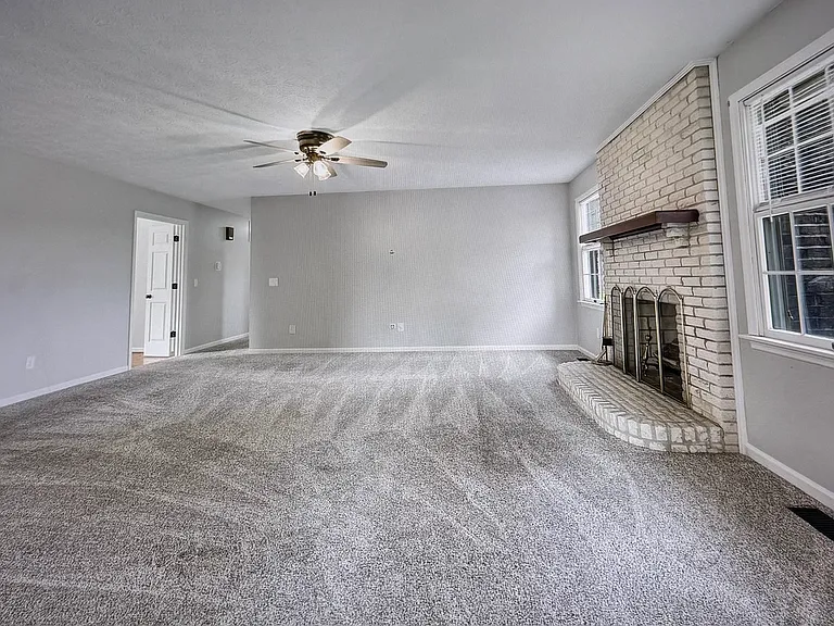 250 Savannah Dr #250 — Photo 17