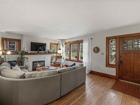4th image of 3830 Lanewood Dr