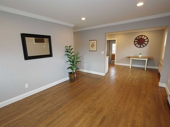 4th image of 33 Jessen Ave