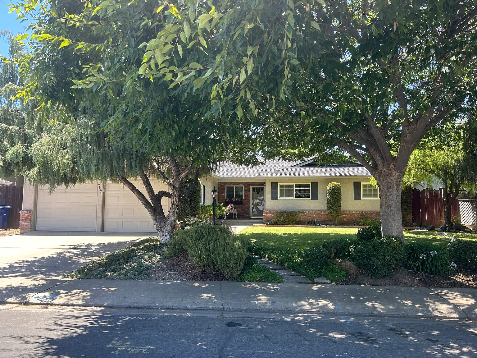 3 bed, 1475 sqft, $2,500 — Photo 1