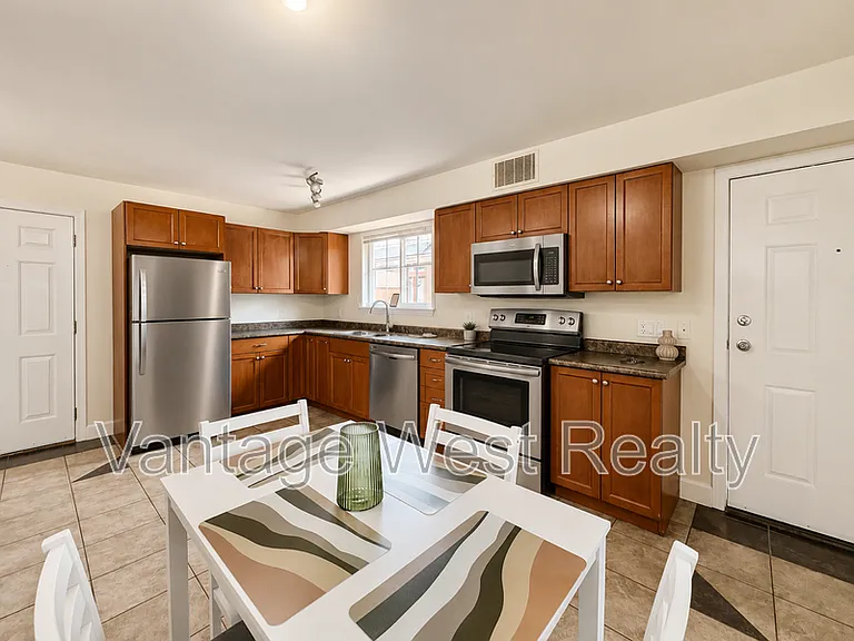 578B Cadder Ave — Photo 1