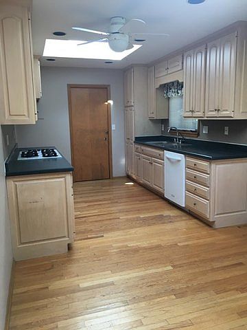 1st image of 16501 S Ivy Ln