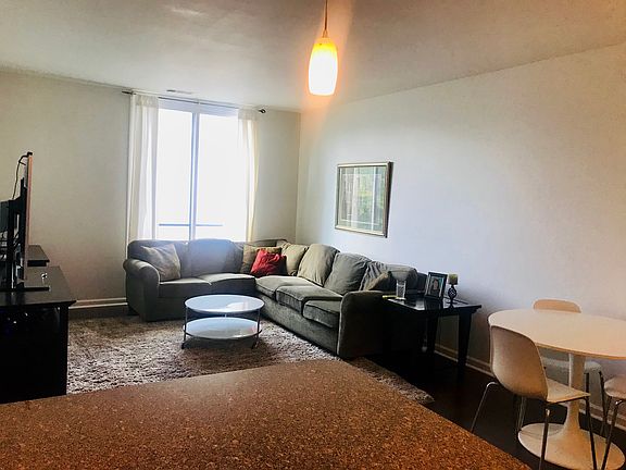 4th image of 1421 Peachtree St NE APT 311