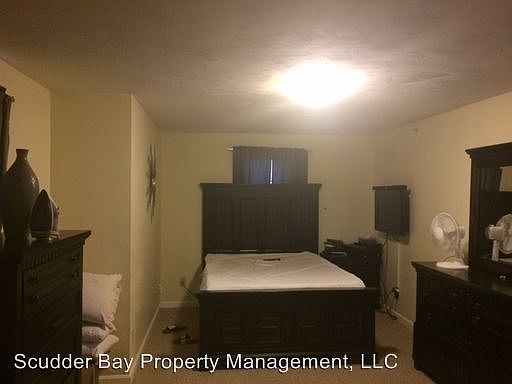 2nd image of 26 Newbury St #2