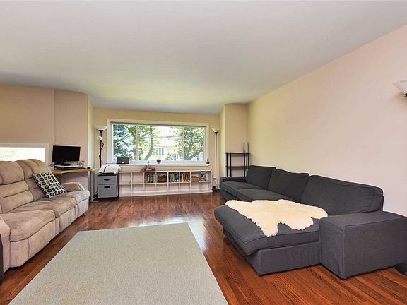 2nd image of 559 Leheigh Ln