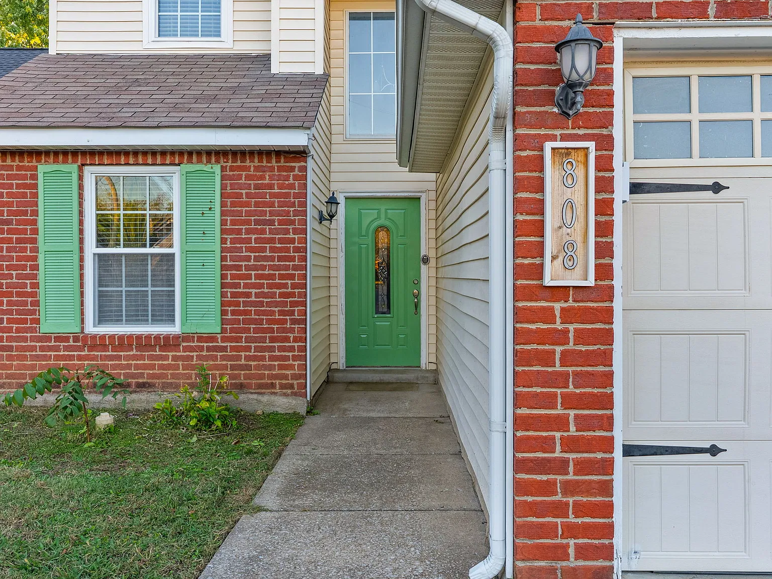3 bed, 1269 sqft, $2,190 — Photo 3