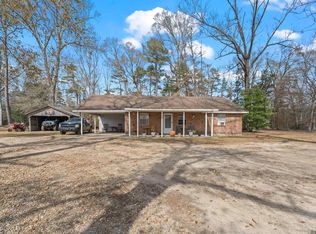 806 Lemon B Rd, Slaughter, LA 70777