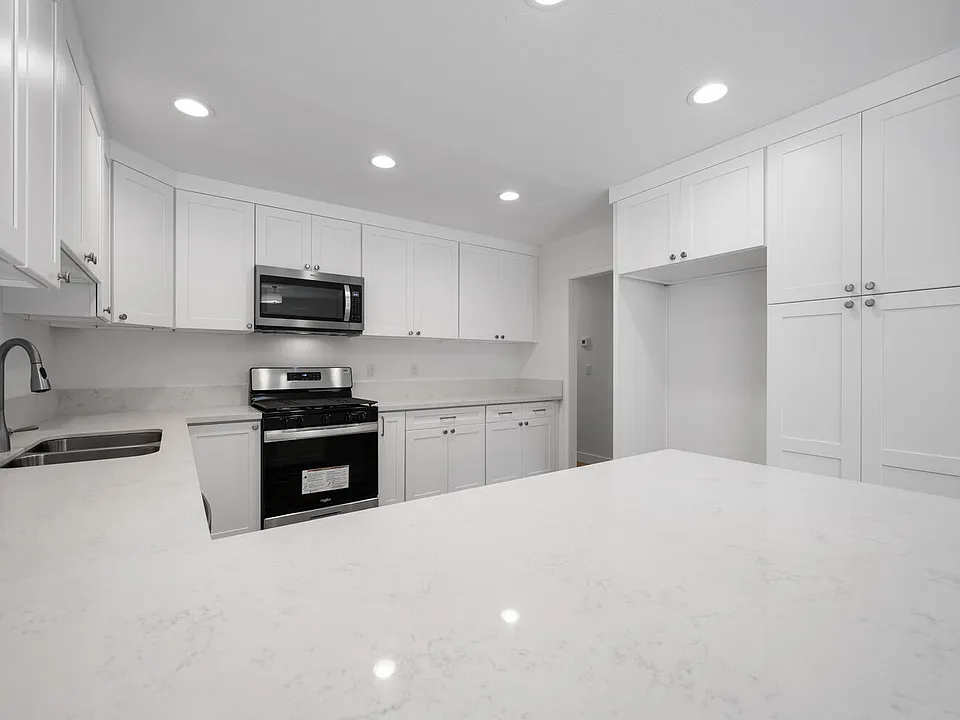 2620 W Aurora St #1
