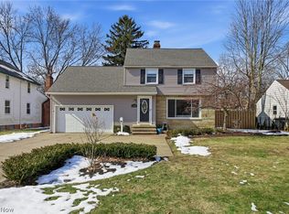 1390 Brainard Rd, Lyndhurst, OH 44124